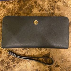 Robinson Zip Continental Wallet